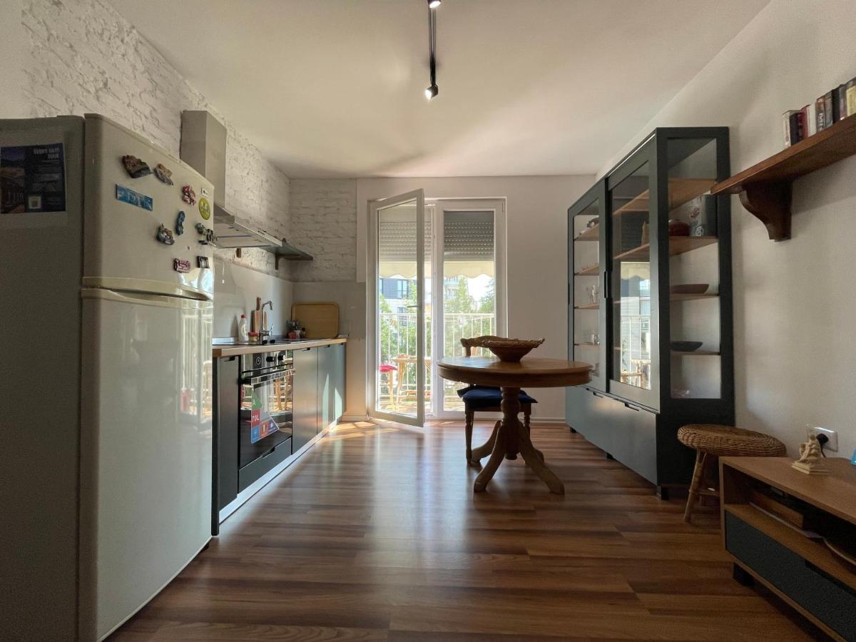 Enjoy Travel Central Apartments Tirana Esterno foto