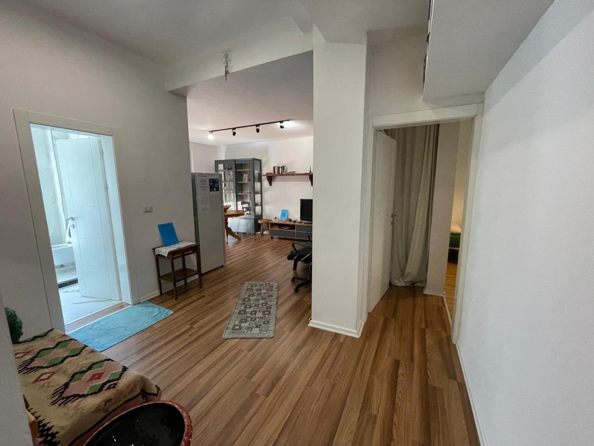 Enjoy Travel Central Apartments Tirana Esterno foto